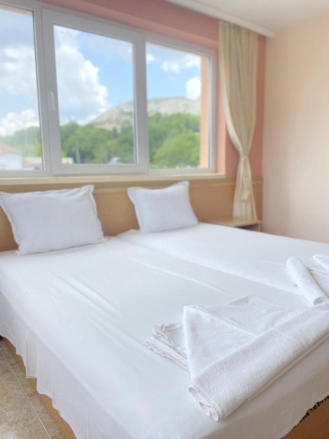 Family Hotel Morska Zvezda Balchik Bagian luar foto
