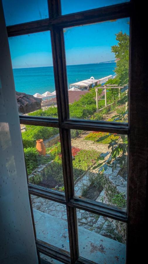 Family Hotel Morska Zvezda Balchik Bagian luar foto