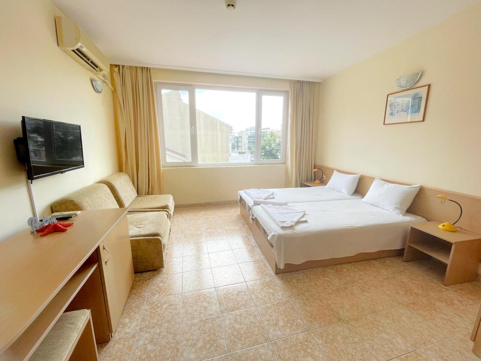 Family Hotel Morska Zvezda Balchik Bagian luar foto